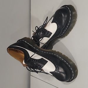 Dr Martens 10458 AirWair Black & White Wingtip Oxford Shoes Size 10M / 11 L